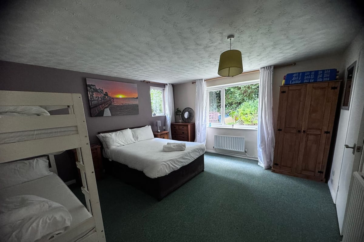 2 bedrooms, desk, laptop workspace, iron/ironing board