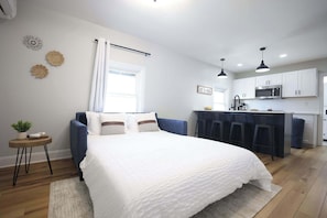 1 chambre, bureau, fer et planche à repasser, accès au Wi-Fi (inclus)
