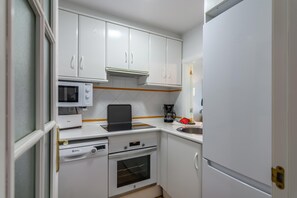 Apartment | Private kitchen - Child-friendly Apartment in Punta del Moral (Ayamonte)