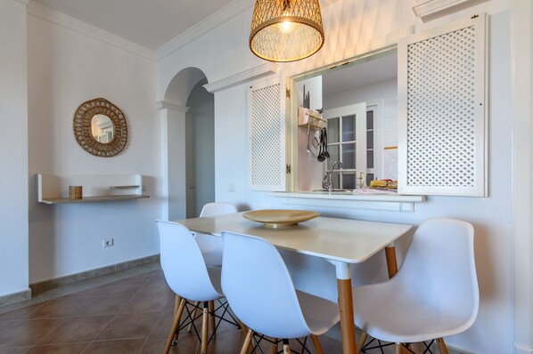 Apartment | Dining - Child-friendly Apartment in Punta del Moral (Ayamonte)