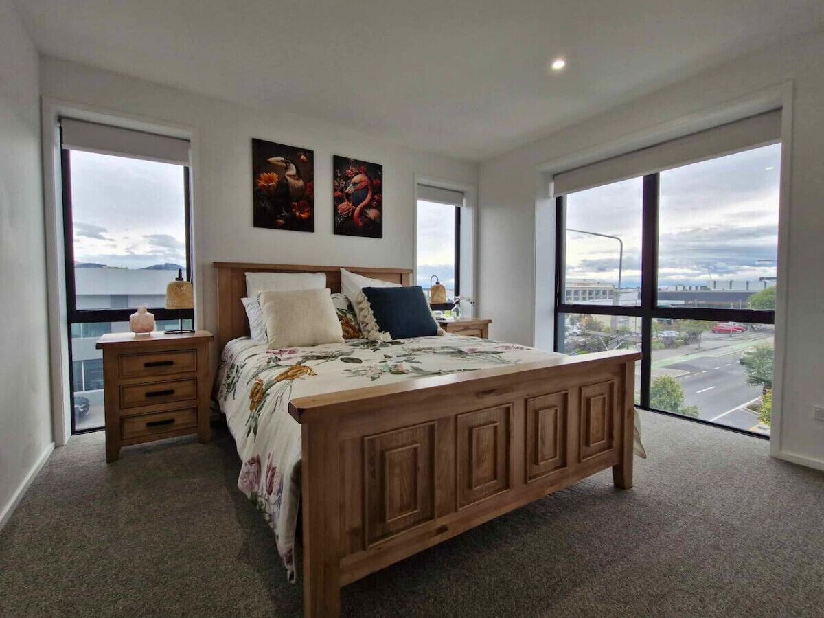 3 bedrooms, desk, iron/ironing board, WiFi