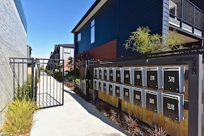 Property grounds - Cosy CBD Studio Apartment 6 (Christchurch)