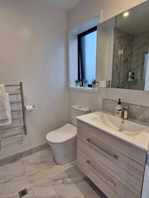 Hair dryer - Cosy CBD Studio Apartment 3 (Christchurch)