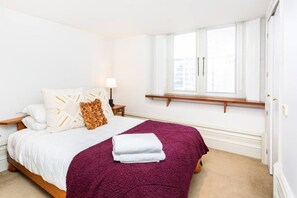 3 bedrooms, desk, iron/ironing board, travel cot