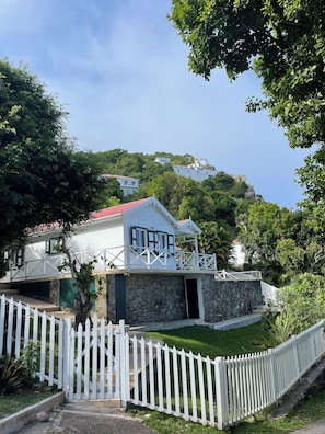 Exterior - Compass Cottage: Breathtaking Views on Saba, the Caribbean’s “Unspoiled Queen” (Windward Side)