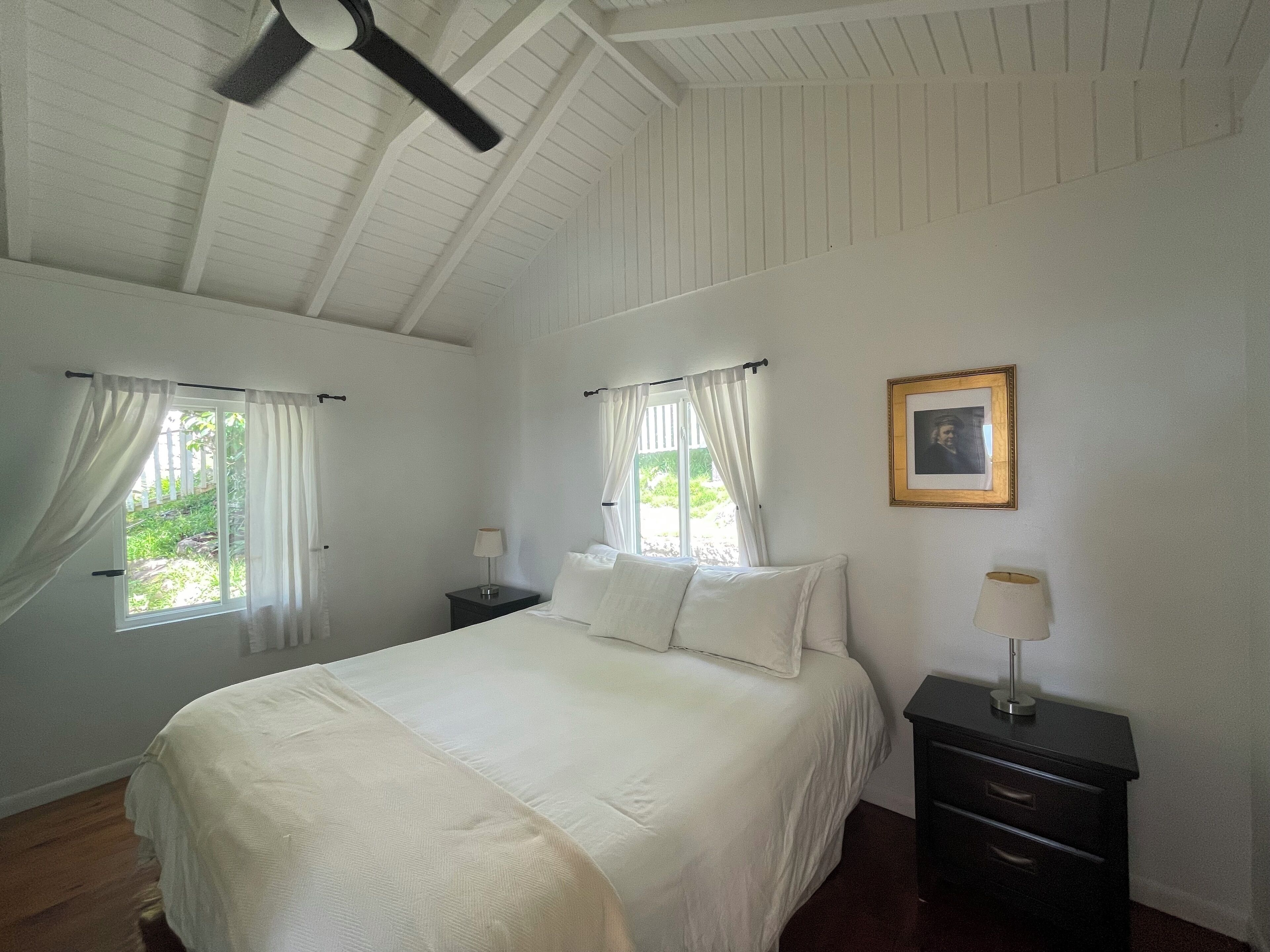 2 bedrooms, in-room safe, desk, iron/ironing board