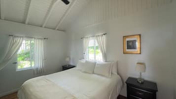 2 bedrooms, in-room safe, desk, iron/ironing board
