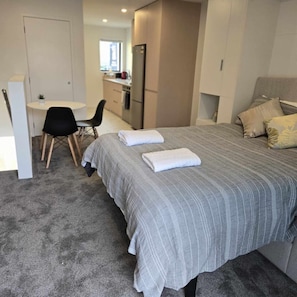1 chambre, fer et planche à repasser, Wi-Fi, draps fournis