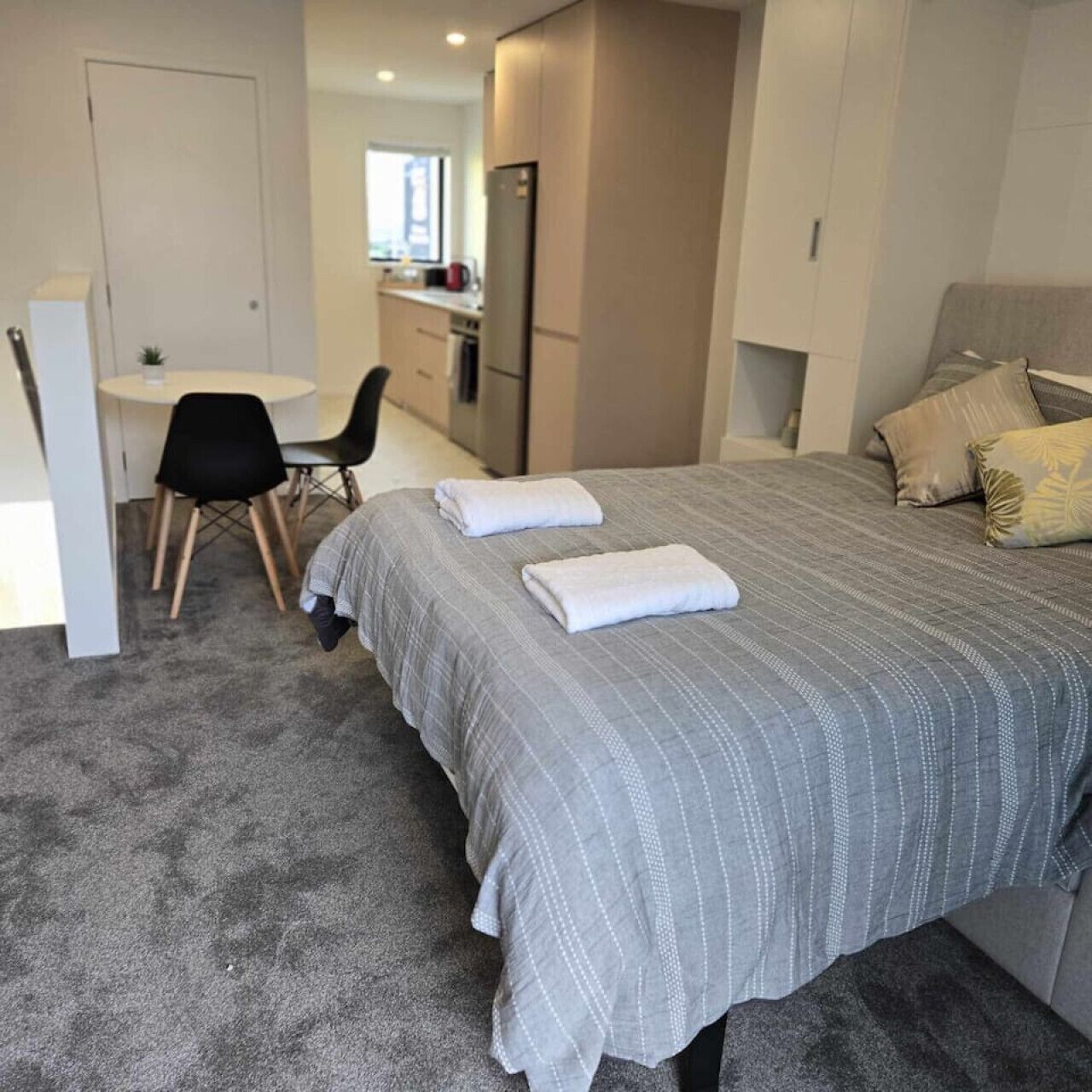 1 habitación, tabla de planchar con plancha, wifi y ropa de cama 