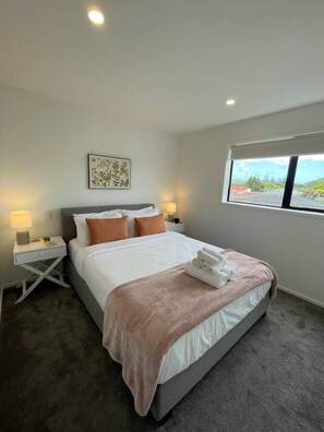 2 slaapkamers, een strijkplank/strijkijzer, wifi, beddengoed