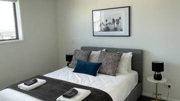 2 bedrooms, iron/ironing board, WiFi, bed sheets