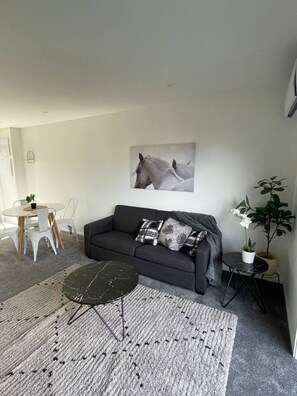 TV - Lovely Mohua Sanctuary (Christchurch)