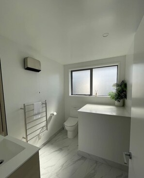 Hair dryer - Mohua Apartments  2 Bed 2 Bath (Christchurch)
