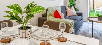 Lovely and Bright 2 Bed 2 Bath Home