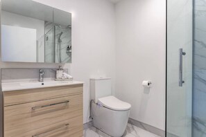 Hair dryer - Lively and Charming Townhouse (Auckland)