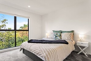 2 chambres, fer et planche à repasser, Wi-Fi, draps fournis