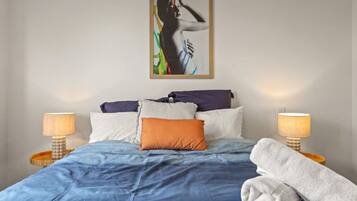 2 bedrooms, iron/ironing board, WiFi, bed sheets