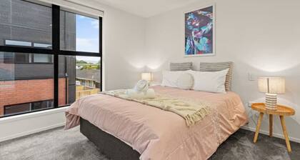 Warm and Inviting 2 Bedroom Home