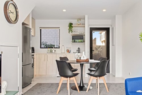 Central Auckland Townhouse
