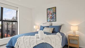 2 bedrooms, iron/ironing board, WiFi, bed sheets