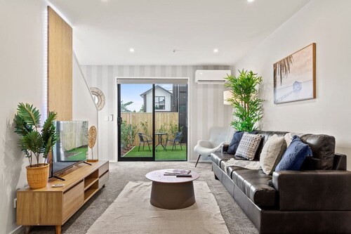 Tasteful Auckland 2 Bed/1 Bath