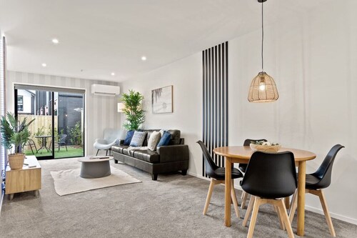 Tasteful Auckland 2 Bed/1 Bath