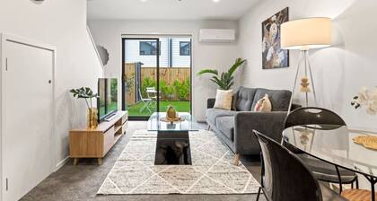 Stylish 1BR Apartment on Fathom Place