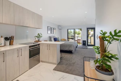 Serene Escape: Studio in Macky Street