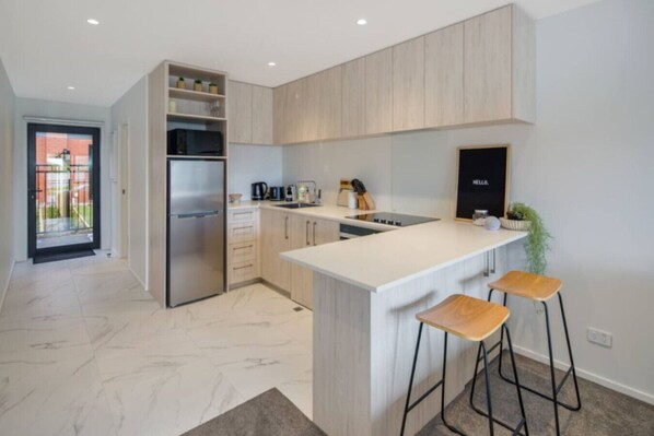 Fridge, microwave, oven, stovetop