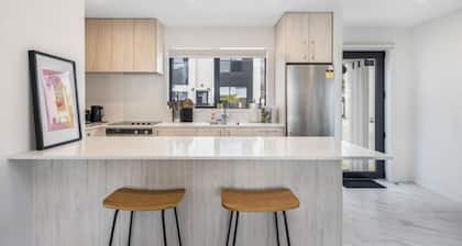 Oliver Oasis: Wellington 2BR Retreat
