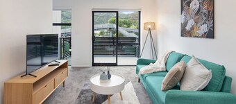 Rainey Lane Delight: 2BR Escape