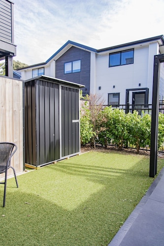 Groveview Oasis: 1BR Retreat
