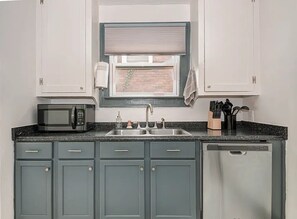 Mikrowelle, Ofen, Herdplatte, Geschirrspüler