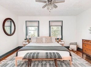 3 bedrooms, iron/ironing board, WiFi, bed sheets