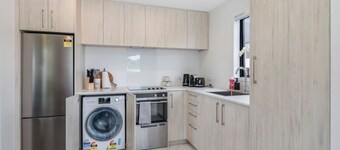 Bright and Comfortable 2BR Stay on Rainey Grove