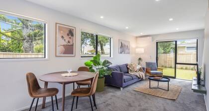 Bright and Comfortable 2BR Stay on Rainey Grove