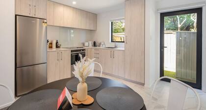 Ariki Artistry: Lower Hutt 2BR Sanctuary