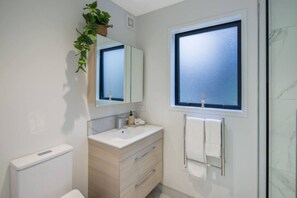 Hair dryer - Hideaway in the Grove (Lower Hutt)