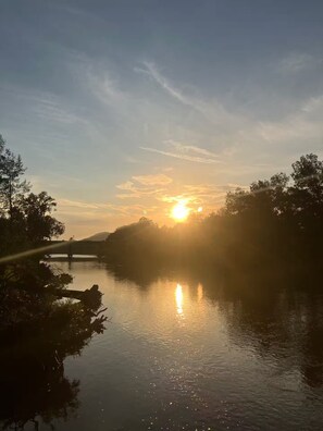 Miscellaneous - Red Peak Retreat (Caravonica)