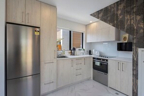 Fridge, microwave, oven, stovetop