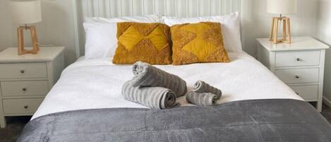 2 bedrooms, iron/ironing board, WiFi, bed sheets