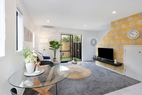 The Charming Getaway: 1BR Home