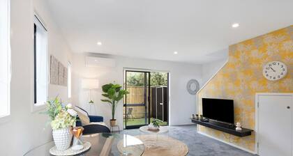 The Charming Getaway: 1BR Home