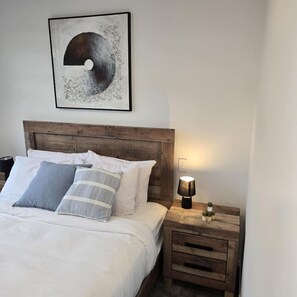 2 slaapkamers, een strijkplank/strijkijzer, gratis wifi, beddengoed