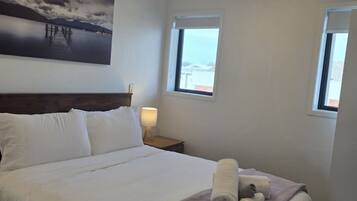 1 habitación, tabla de planchar con plancha, wifi y ropa de cama