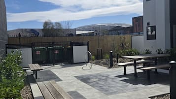 屋外ダイニングエリア