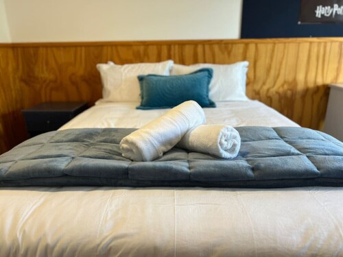 Spacious Suburban Hideaway