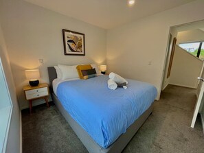 2 bedrooms, iron/ironing board, WiFi, bed sheets