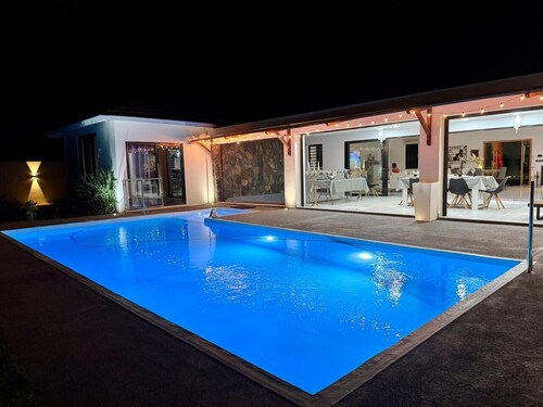 VILLA TSJ LUXURY CLOSE TO MORNES AND ÎLE AUX BENITIER, CASELA WILDLIFE PARK