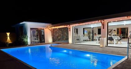 VILLA TSJ LUXURY CLOSE TO MORNES AND ÎLE AUX BENITIER, CASELA WILDLIFE PARK